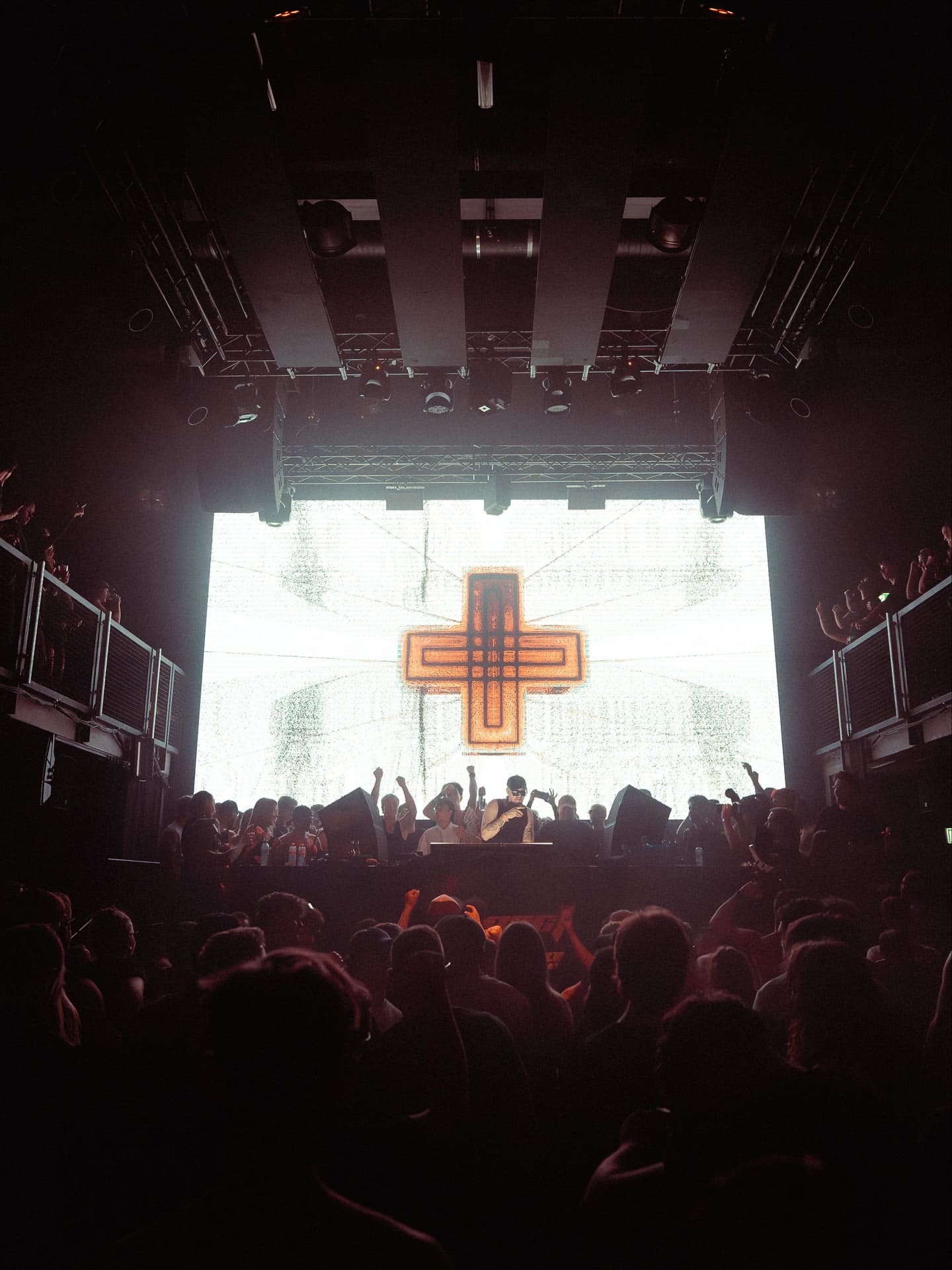 Impact Rave @ MÄX w/ Lessss & Luca Agnelli | Techno Music World